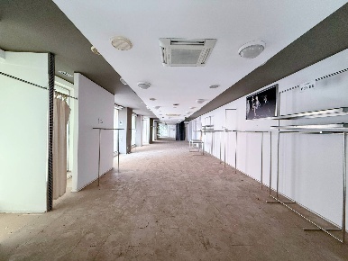 Foto Locale commerciale in Via Mosco, Siracusa Gelone - Cadorna di 401 m²