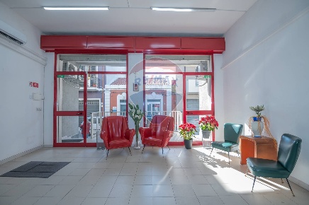 Foto Negozio a Priolo Gargallo di 105 m² con 2 locali in vendita