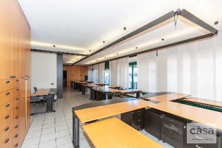 Foto Ufficio in via merini, Varese Biumo Inferiore - Superiore di 400 m²