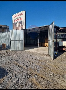 Foto Magazzino in Via Michele Amari, Catania Garibaldi - Nesima di 100 m²