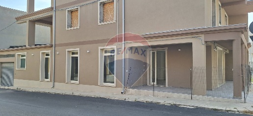 Foto Locale commerciale in Via Galileo Galilei, Rosolini di 145 m²