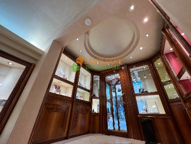 Foto Attività commerciale in centro, Campobasso Centro di 40 m² in vendita