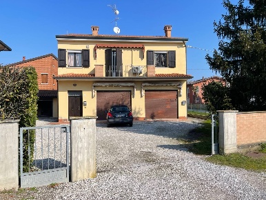 Foto Negozio in Via Della Crispa, Ferrara Pontegradella di 130 m²