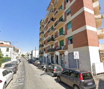 Foto Attività commerciale in Via Umberto Fioravanti, Livorno Fabbricotti