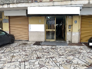 Foto Locale commerciale in Via Aielli, San Giuseppe Vesuviano di 160 m²