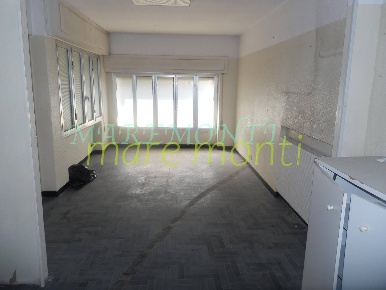 Foto Negozio in via delloratorio, Albissola Marina di 340 m² con 3 locali