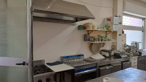 Foto Attività commerciale in via Nazionale, Quartucciu Centro di 135 m²