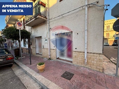 Foto Negozio in Corso Vittorio Emanuele III, Terrasini Centro di 45 m²