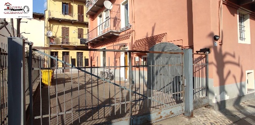 Foto Locale commerciale in Via Italia, Biella Centro Storico di 75 m²