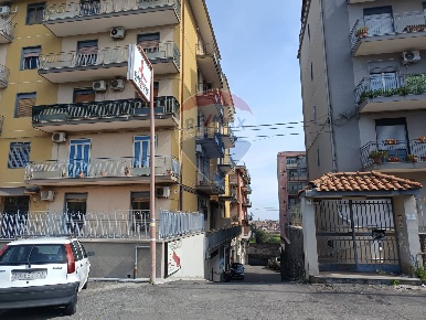 Foto Locale commerciale in via Nazario Sauro, Catania Rapisardi di 726 m²