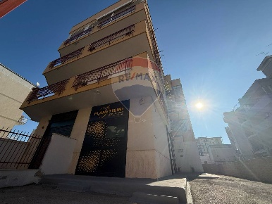 Foto Locale commerciale in Via Arezzo, Modugno di 141 m² con 1 locali
