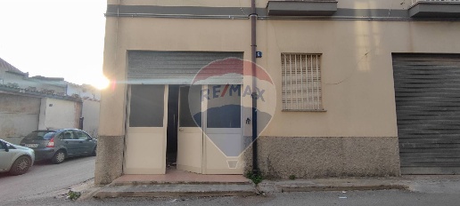 Foto Locale commerciale in VIA TAGLIAMENTO, Caltagirone Centro di 43 m²