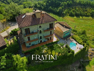 Foto Agriturismo in Strada Casebianche, Roccafluvione di 500 m² in vendita