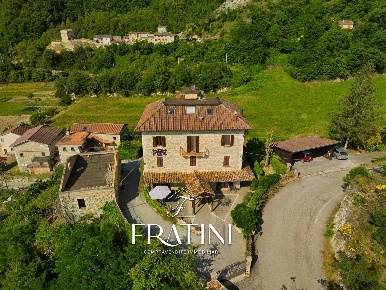 Foto Agriturismo in Strada Casebianche, Roccafluvione di 500 m² in vendita
