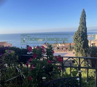 Foto Hotel in via circonvallazione, Taormina Centro di 700 m² in vendita