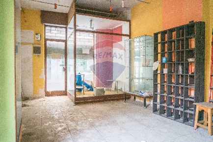 Foto Attività commerciale in Via Roma, Enna Centro di 150 m² con 4 locali