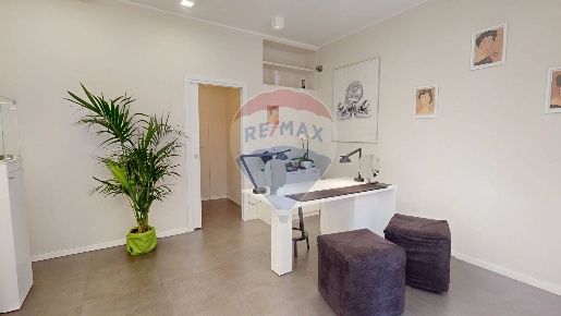 Foto Attività commerciale in via cesare battisti, Milano Palestro di 50 m²