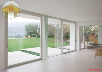 Foto Negozio a Villorba di 350 m² con 3 locali in vendita