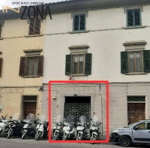 Foto Locale commerciale in Via Ponte alle Mosse, Firenze di 345 m²