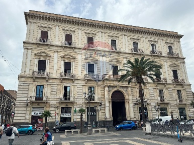 Foto Attività commerciale in piazza stesicoro, Catania di 160 m² in vendita