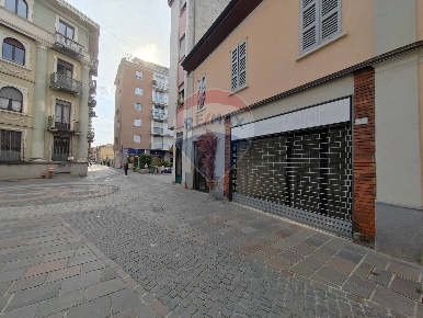 Foto Locale commerciale in VIA ROMA, Busto Arsizio Piazza Santa Maria