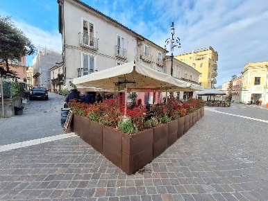 Foto Attività commerciale in Corso G.Garibaldi, Benevento Centro Storico