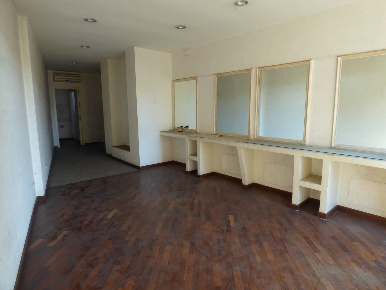 Foto Negozio in via Capitan Bavastro, Roma Garbatella di 41 m² con 1 locali