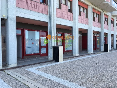 Foto Locale commerciale in Via Trombetta, Campobasso San Lorenzo di 70 m²