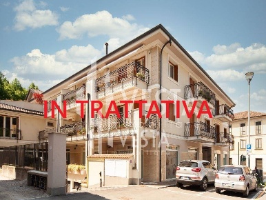 Foto Ufficio in Viale Manara, Barzanò Centro di 141 m² con 5 locali