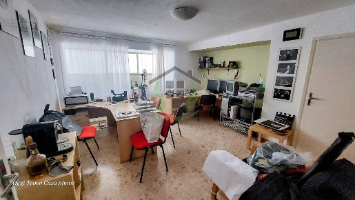 Foto Ufficio in Via Kennedy, Ascoli Piceno di 135 m² con 5 locali
