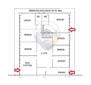 Foto Ufficio in VIA VELLUTI, Macerata Piediripa di 250 m² con 7 locali
