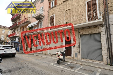 Foto Locale commerciale a San Benedetto del Tronto Centro di 80 m²