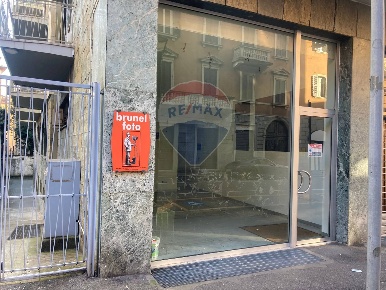 Foto Negozio in via Masone, Bergamo Centro di 40 m² con 1 locali in affitto