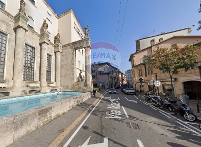 Foto Negozio in via Masone, Bergamo Centro di 40 m² con 1 locali in affitto