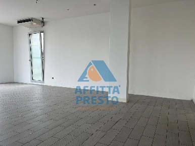 Foto Attività commerciale a Empoli di 43 m² con 1 locali in affitto