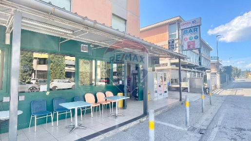 Foto Bar a Santa Croce sull'Arno Centro di 120 m² con 3 locali in vendita