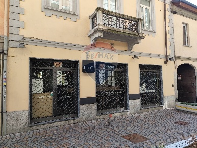 Foto Negozio a Busto Arsizio Piazza Santa Maria di 150 m² con 3 locali