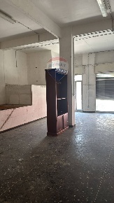 Foto Locale commerciale a Savona Oltreletimbro, Santa Rita di 80 m²