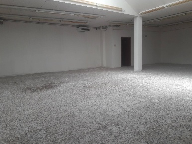 Foto Attività commerciale in via Valdera, Ponsacco Centro di 330 m²