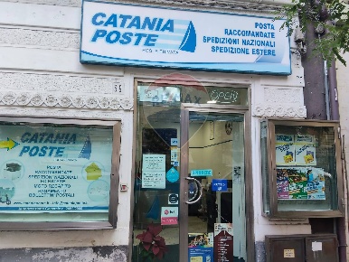 Foto Attività commerciale in Viale Mario Rapisardi, Catania di 65 m²