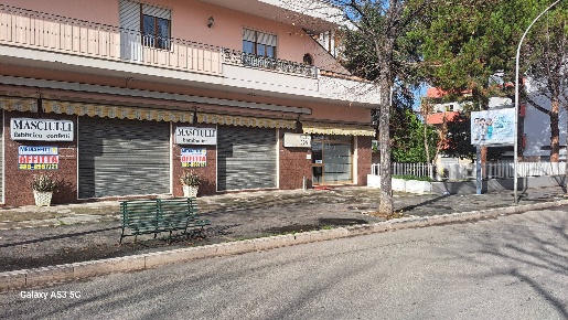 Foto Locale commerciale a Chieti di 105 m² con 3 locali in affitto