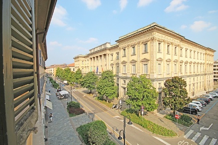Foto Ufficio in via Tasso, Bergamo Centro di 300 m² con 5 locali in affitto