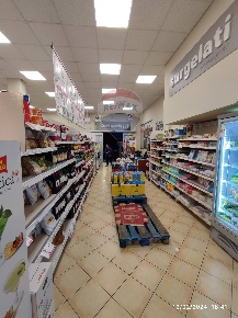 Foto Attività commerciale a Vitulano Centro di 200 m² in vendita