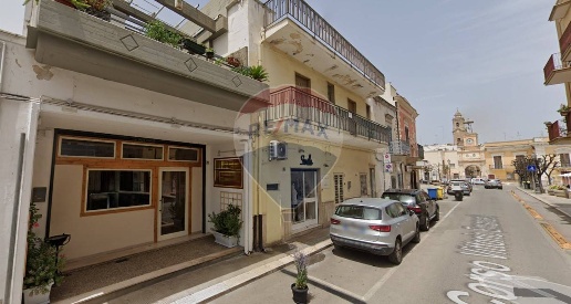 Foto Locale commerciale in Via Vittorio Emanuele, Adelfia di 180 m²