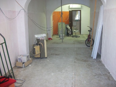 Foto Attività commerciale in Via Carlo Cattaneo, Pisa di 65 m² con 2 locali