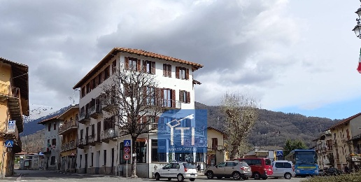 Foto Attività commerciale in P.zza Caduti per la Libertà, Corio Centro