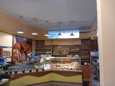 Foto Attività commerciale in v roma, Pozzo d'Adda di 100 m² con 2 locali