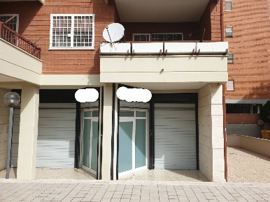 Foto Locale commerciale in Via Pietro Nenni, Pomezia Pomezia Centro