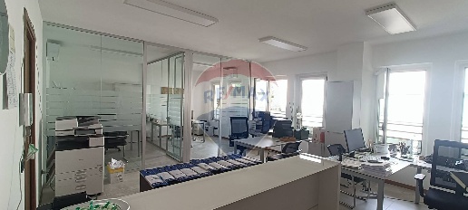 Foto Ufficio in Via Baschenis, Bergamo Stazione di 61 m² con 1 locali