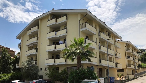 Foto Locale commerciale in Via Roma, Silvi Silvi Marina di 186 m²